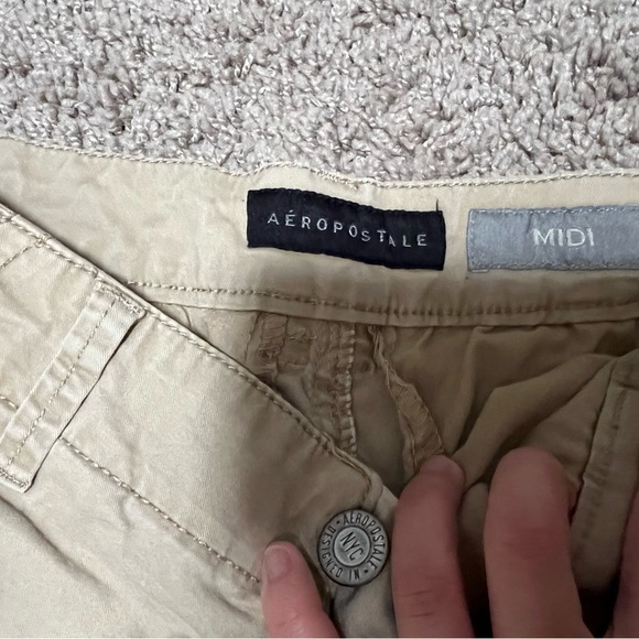 Aeropostale tan shorts - Picture 3 of 4